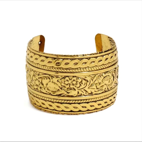 Jewelry - Gold Wide Cuff Style Designed Bracelet